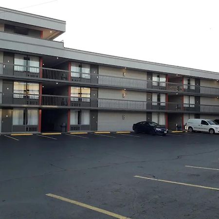 Clarion Pointe University/Expo Hotel Louisville Exterior foto